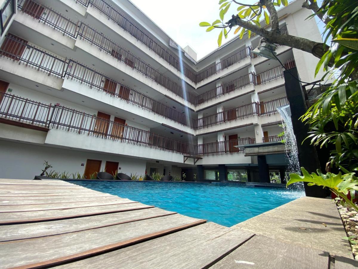 Sun Royal Hotel Kuta Lombok Exteriör bild
